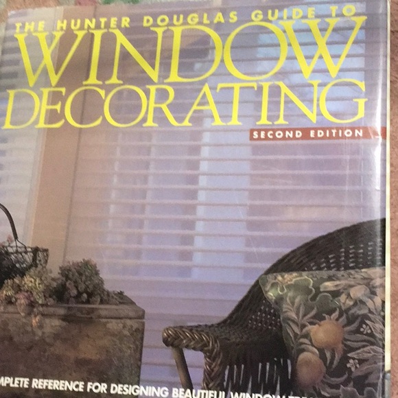 NWT, HUNTER DOUGLAS GUIDE WINDOW DECORATING 2nd Edition Hardcover - Picture 2 of 4